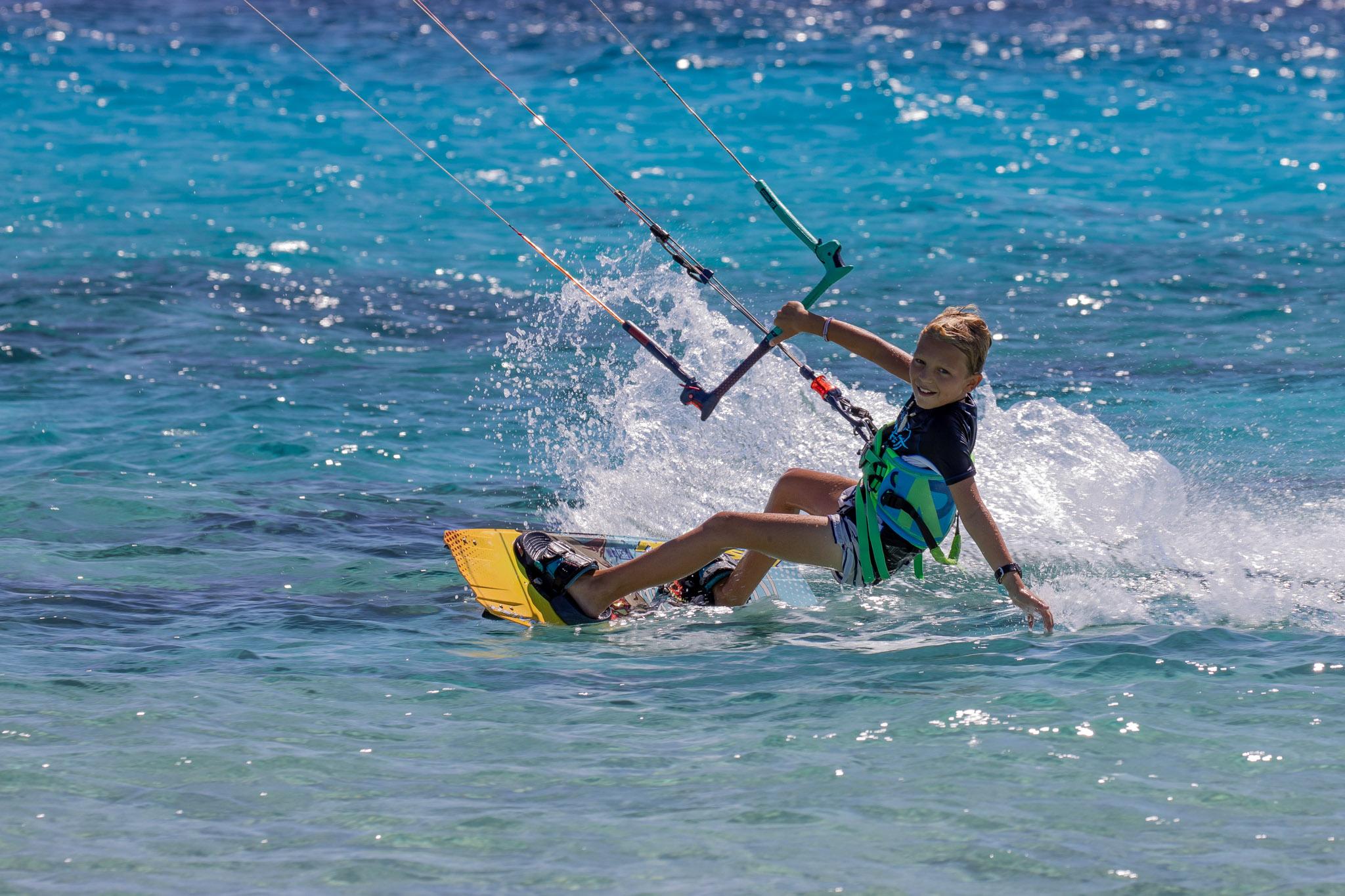 Kitesurfend kind