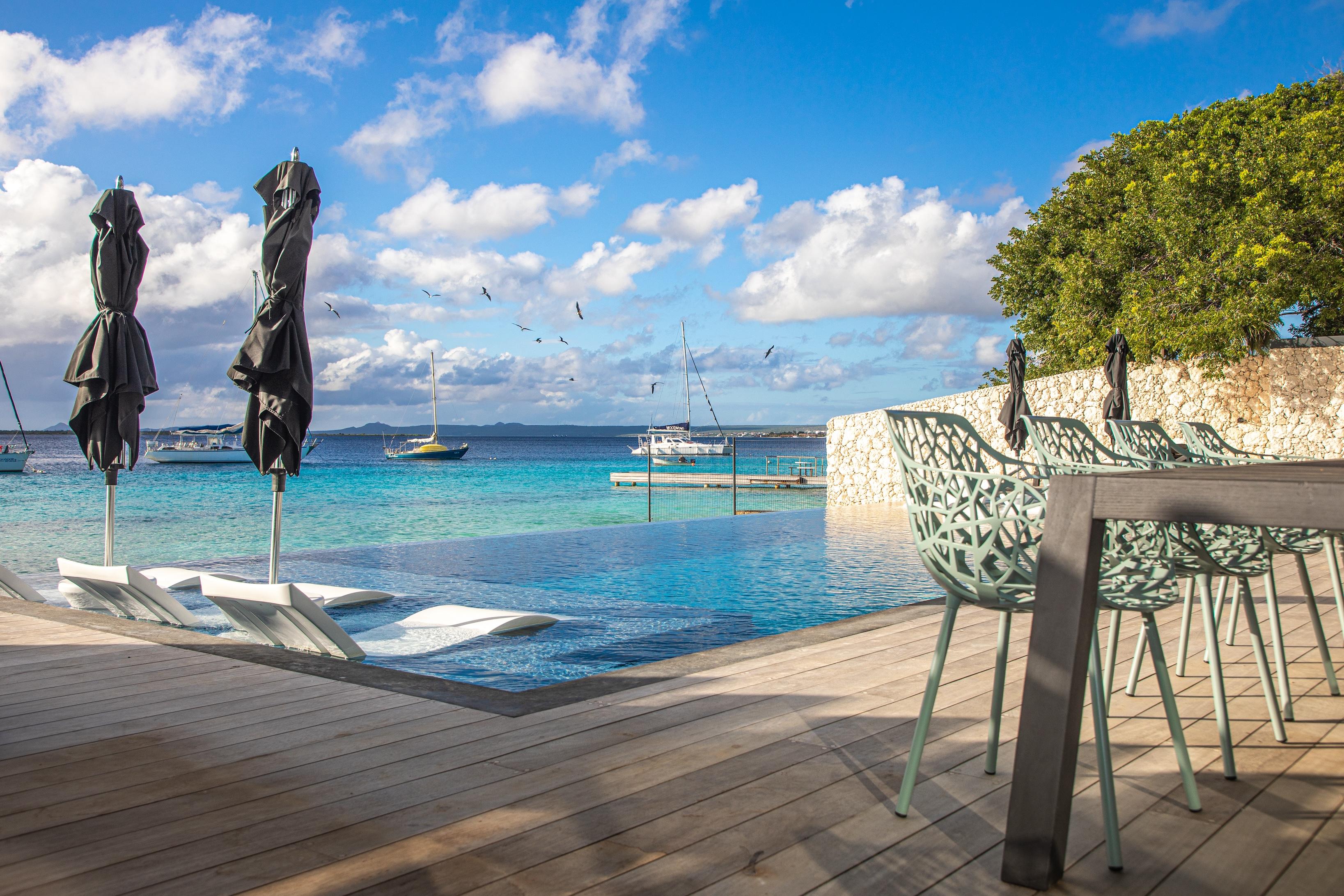 Pool beach villa
